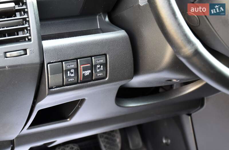 Мінівен Mazda 5 2010 в Дрогобичі