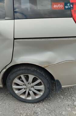 Минивэн Mazda 5 2006 в 