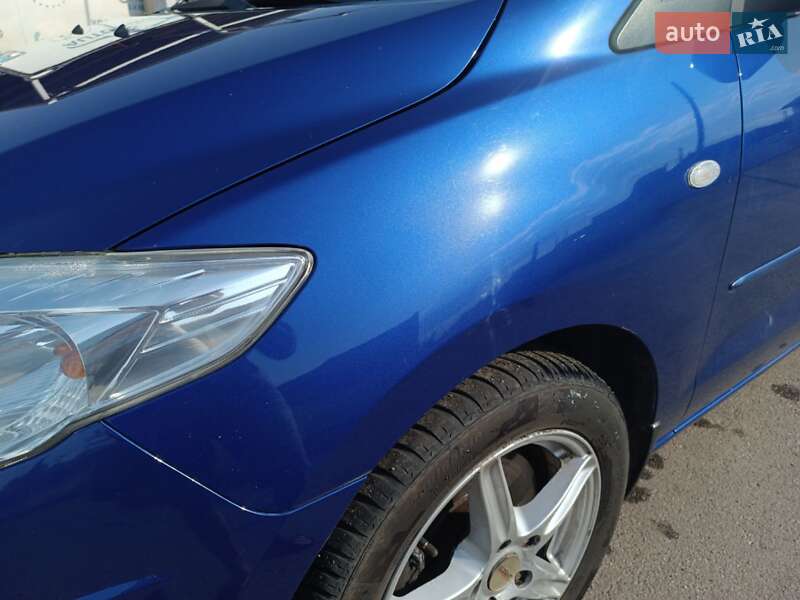 Минивэн Mazda 5 2008 в Первомайске