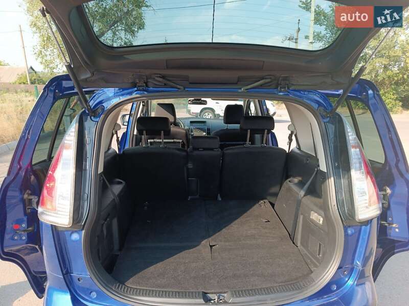Минивэн Mazda 5 2008 в Первомайске