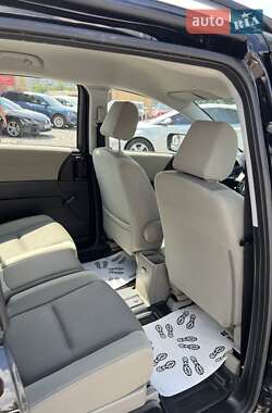 Минивэн Mazda 5 2005 в 