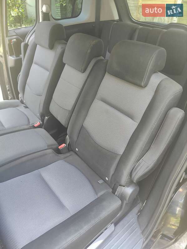 Мінівен Mazda 5 2007 в Дніпрі