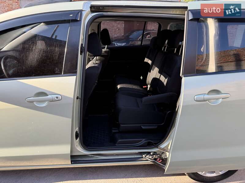 Мінівен Mazda 5 2009 в Чернігові