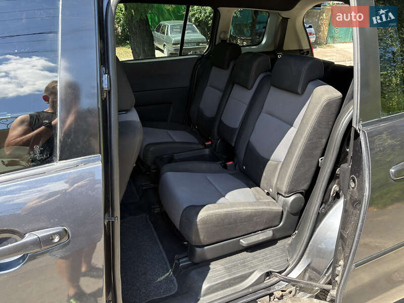 Минивэн Mazda 5 2006 в Днепре