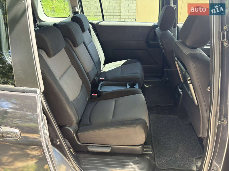 Минивэн Mazda 5 2006 в Днепре