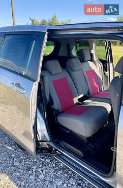 Минивэн Mazda 5 2011 в 