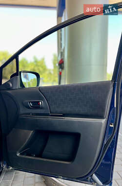 Минивэн Mazda 5 2009 в Николаеве
