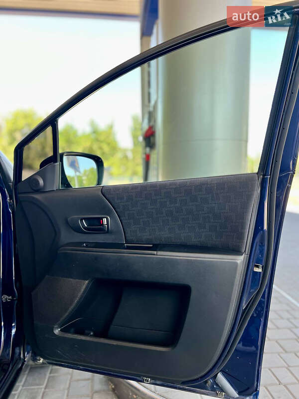 Минивэн Mazda 5 2009 в Николаеве
