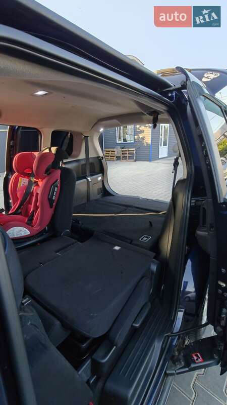 Мінівен Mazda 5 2011 в Одесі