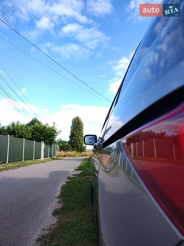 Минивэн Mazda 5 2010 в Киеве