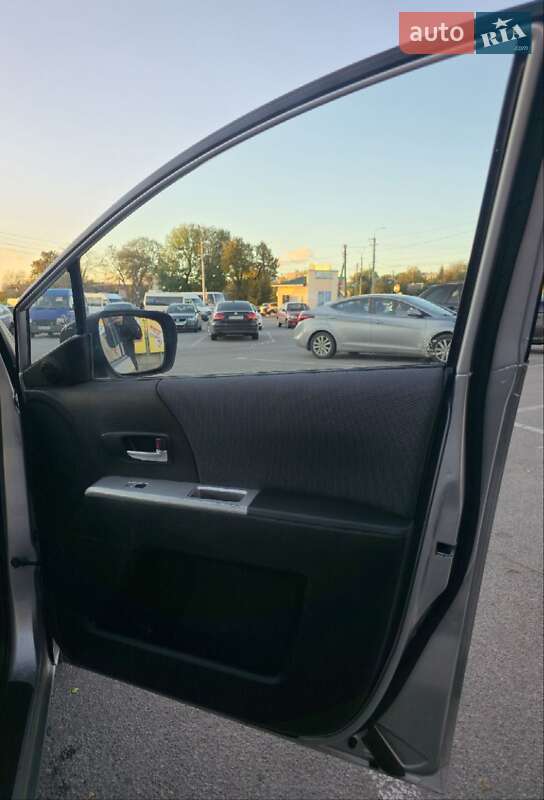 Минивэн Mazda 5 2006 в Виннице