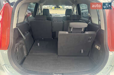 Мінівен Mazda 5 2007 в  фото 7 Мінівен Mazda 5 2007 в