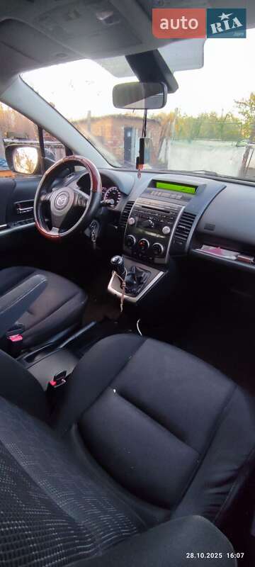 Минивэн Mazda 5 2007 в Семеновке
