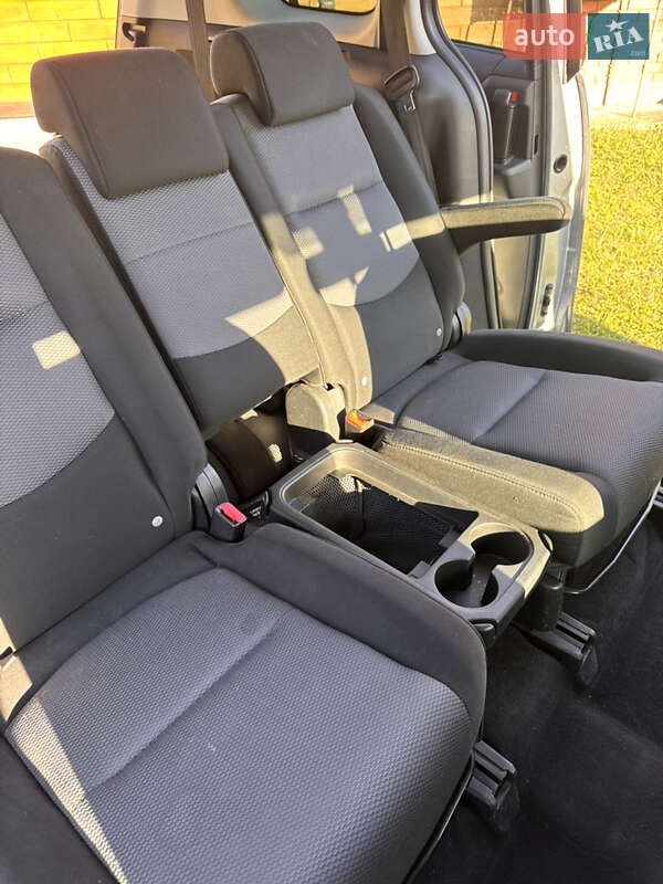 Минивэн Mazda 5 2006 в Косове фото 22 Минивэн Mazda 5 2006 в Косове