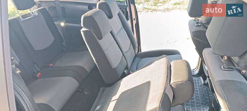 Мінівен Mazda 5 2005 в Києві фото 24 Мінівен Mazda 5 2005 в Києві