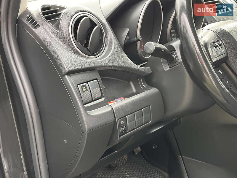 Мінівен Mazda 5 2010 в Києві