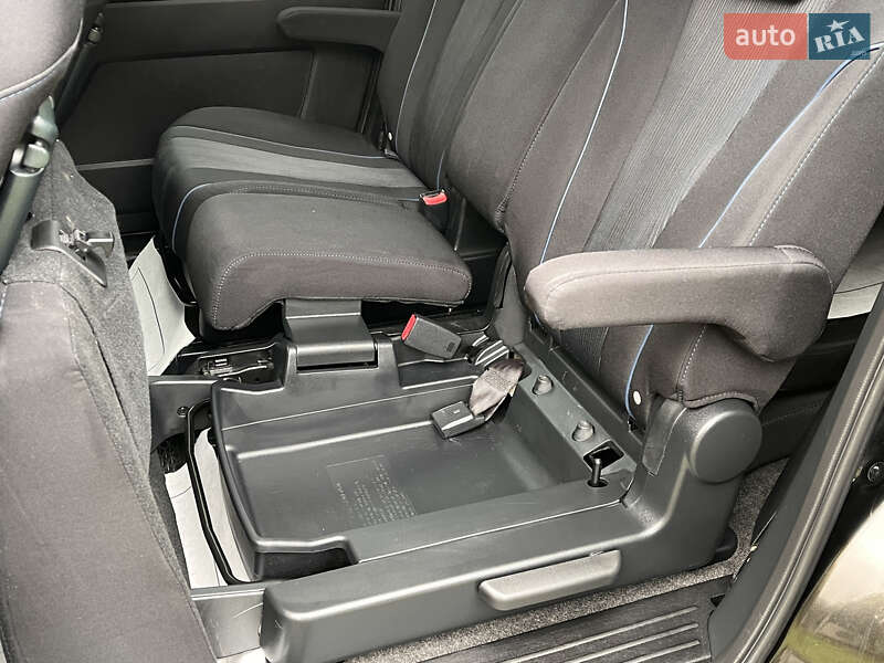 Мінівен Mazda 5 2010 в Києві