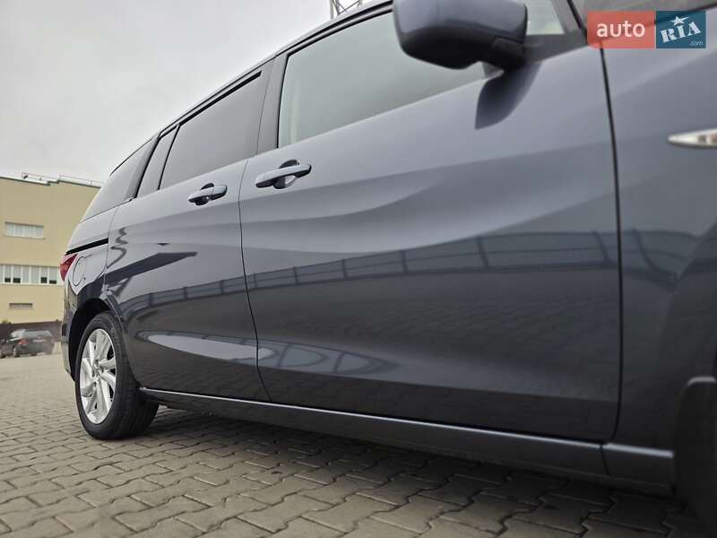 Минивэн Mazda 5 2011 в Луцке