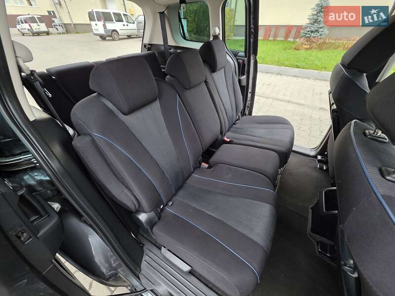 Минивэн Mazda 5 2011 в Луцке