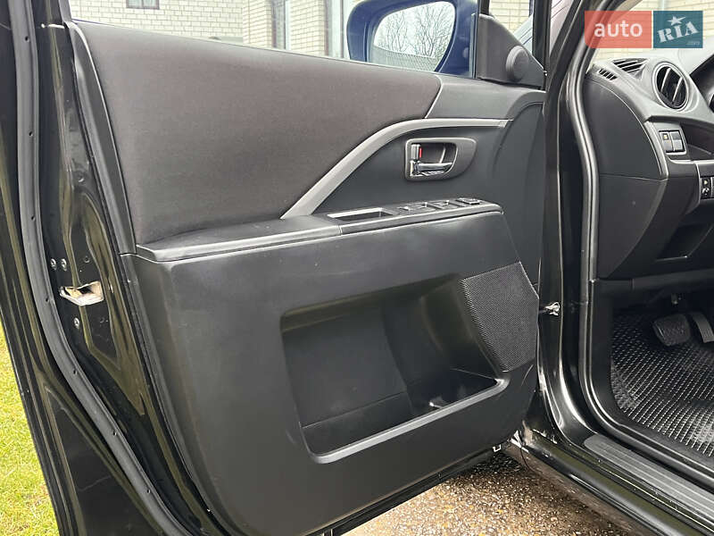 Минивэн Mazda 5 2010 в Киеве