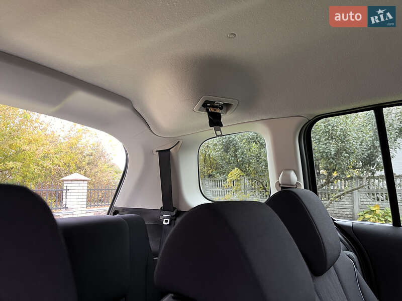 Минивэн Mazda 5 2010 в Киеве