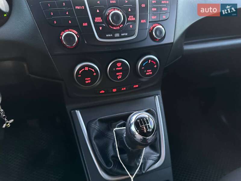 Минивэн Mazda 5 2011 в Львове