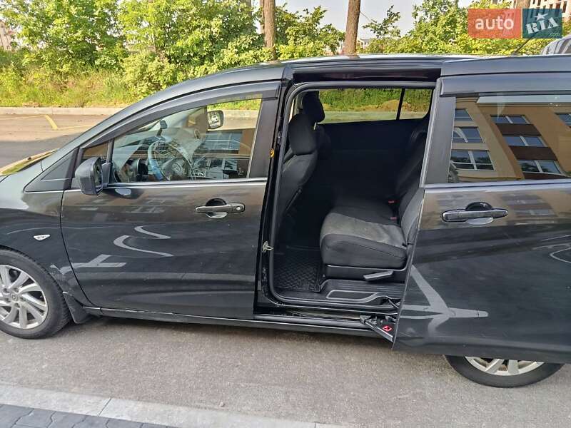 Минивэн Mazda 5 2011 в Киеве