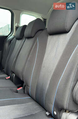 Минивэн Mazda 5 2011 в Киеве