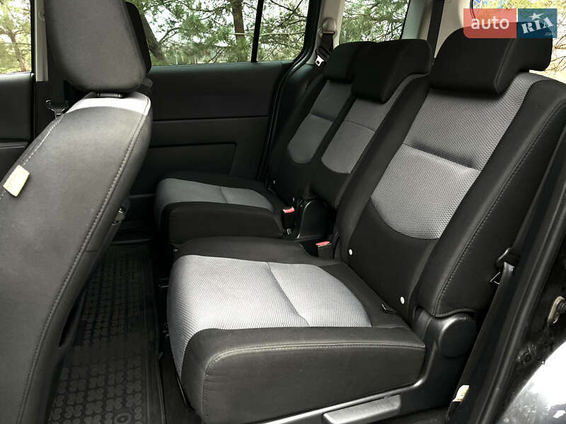 Минивэн Mazda 5 2007 в Дрогобыче