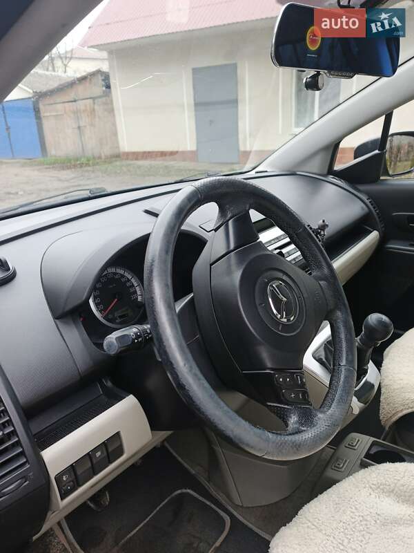Минивэн Mazda 5 2005 в Кельменцах