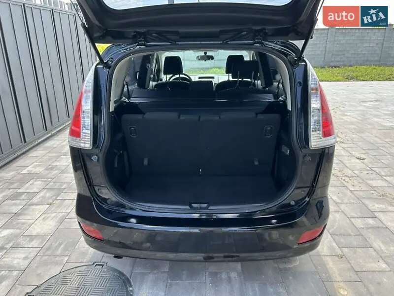 Минивэн Mazda 5 2009 в Ровно