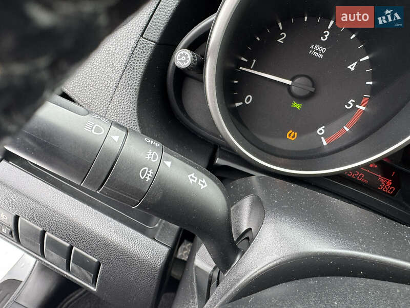 Мінівен Mazda 5 2013 в Києві фото 26 Мінівен Mazda 5 2013 в Києві