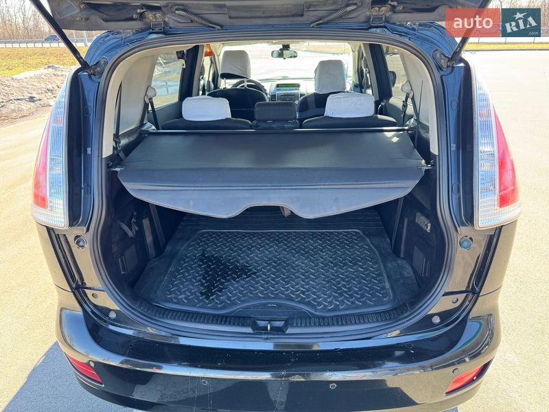 Минивэн Mazda 5 2009 в Борисполе