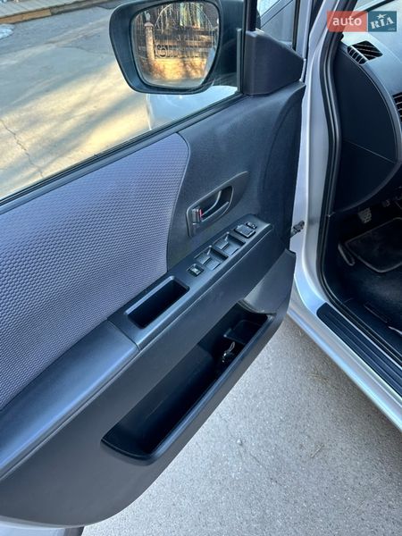 Минивэн Mazda 5 2006 в Киеве