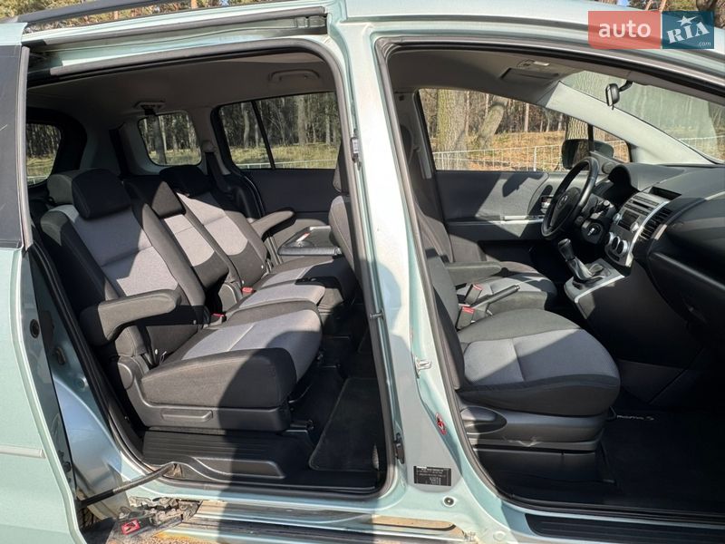 Минивэн Mazda 5 2006 в Киеве