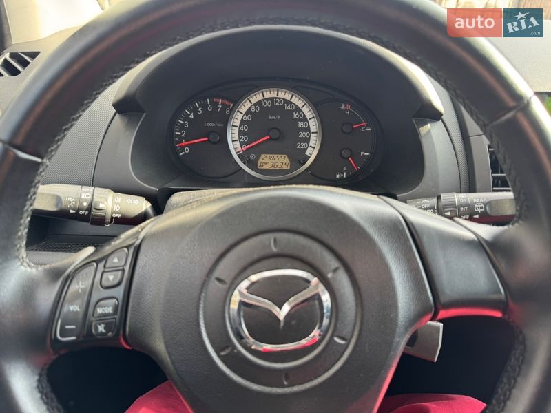Минивэн Mazda 5 2006 в Киеве