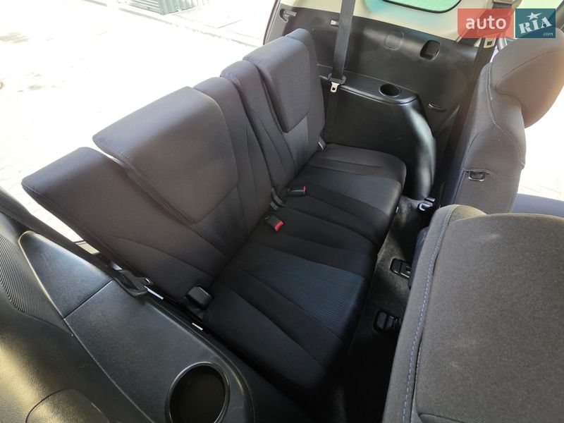 Минивэн Mazda 5 2011 в Луцке