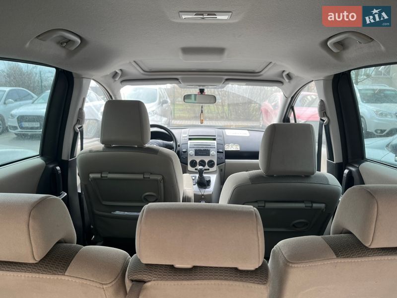 Минивэн Mazda 5 2005 в Святопетровское