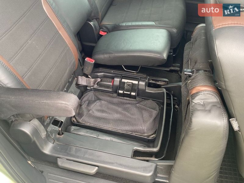 Мінівен Mazda 5 2008 в Києві