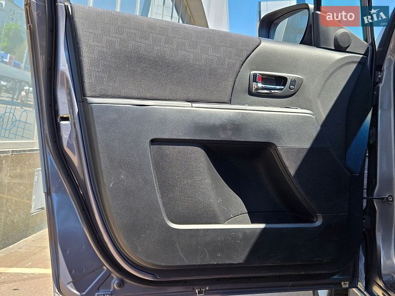 Мінівен Mazda 5 2010 в Києві