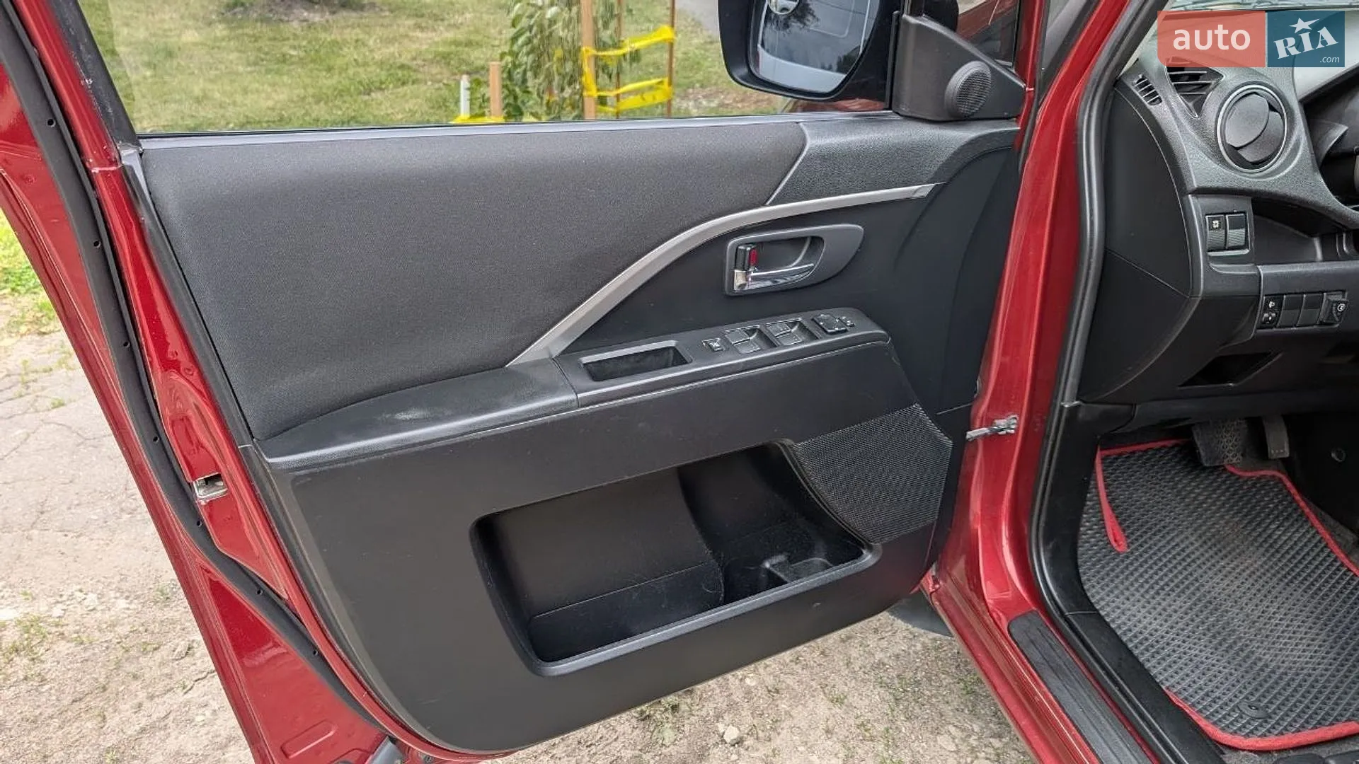 2011 Mazda 5 - мініатюра 16