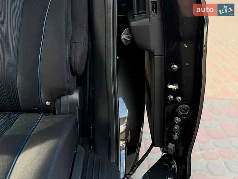 Минивэн Mazda 5 2011 в Ровно