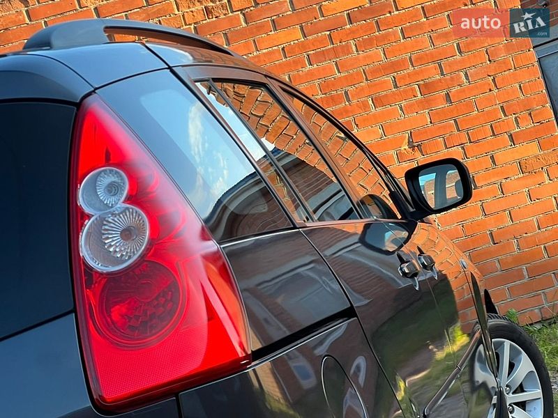 Мінівен Mazda 5 2006 в Дрогобичі