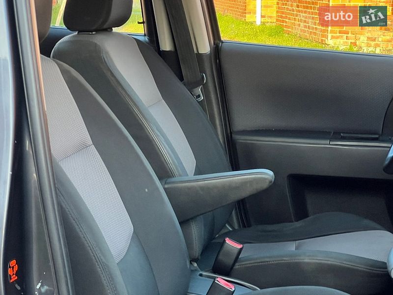 Мінівен Mazda 5 2006 в Дрогобичі