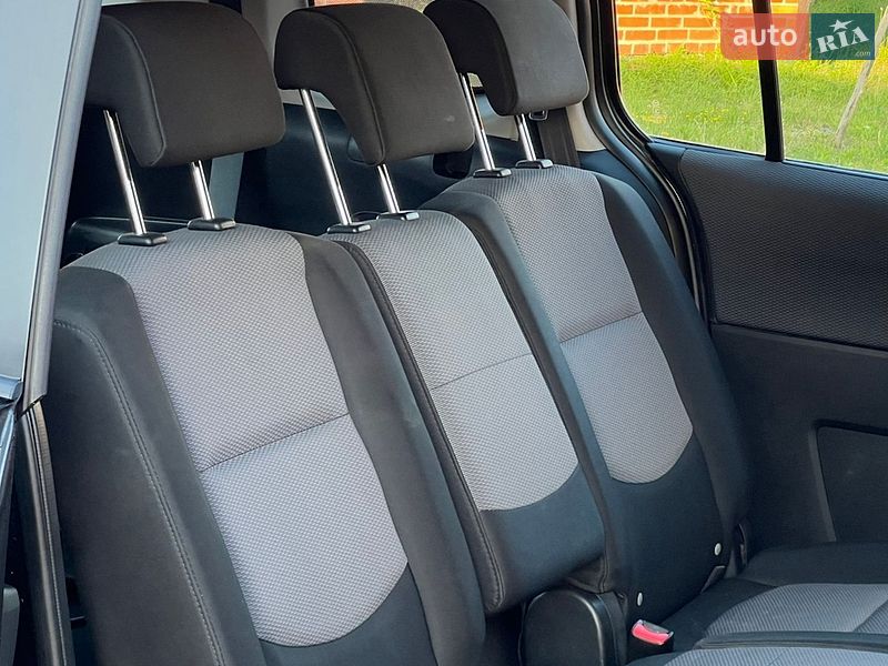 Мінівен Mazda 5 2006 в Дрогобичі