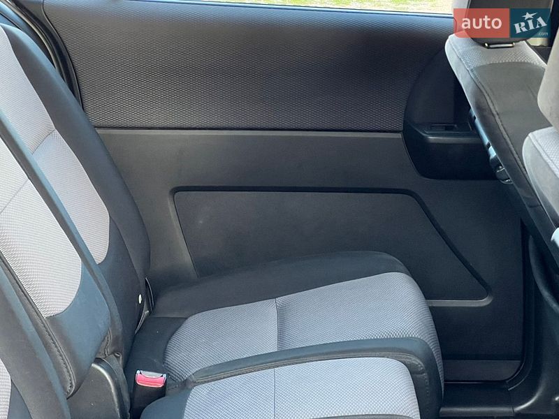 Мінівен Mazda 5 2006 в Дрогобичі