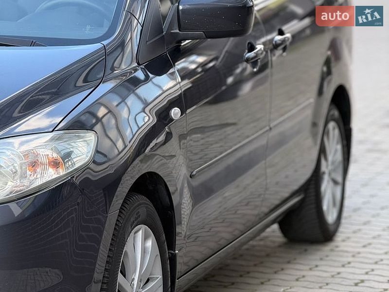 Мінівен Mazda 5 2006 в Жовкві