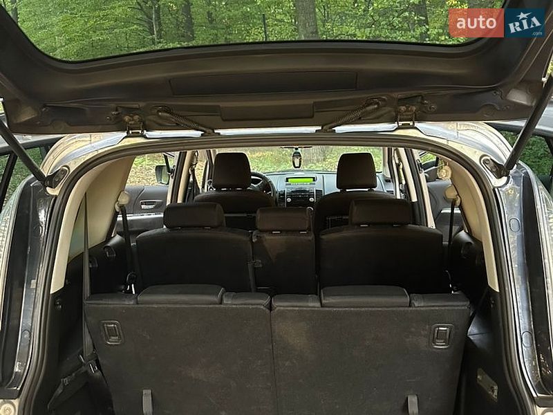 Минивэн Mazda 5 2010 в Луцке