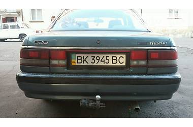 Седан Mazda 626 1991 в Ровно