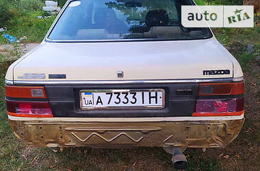 Седан Mazda 626 1986 в 